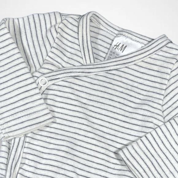 4/$20 H&M White Striped Cotton Onesie - Picture 2 of 4